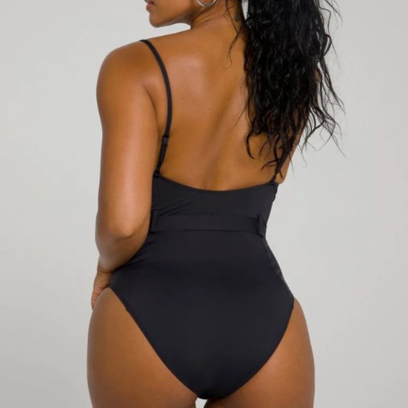 Good American Showoff Black One Piece Swimsuit Black - Picture 9 of 13